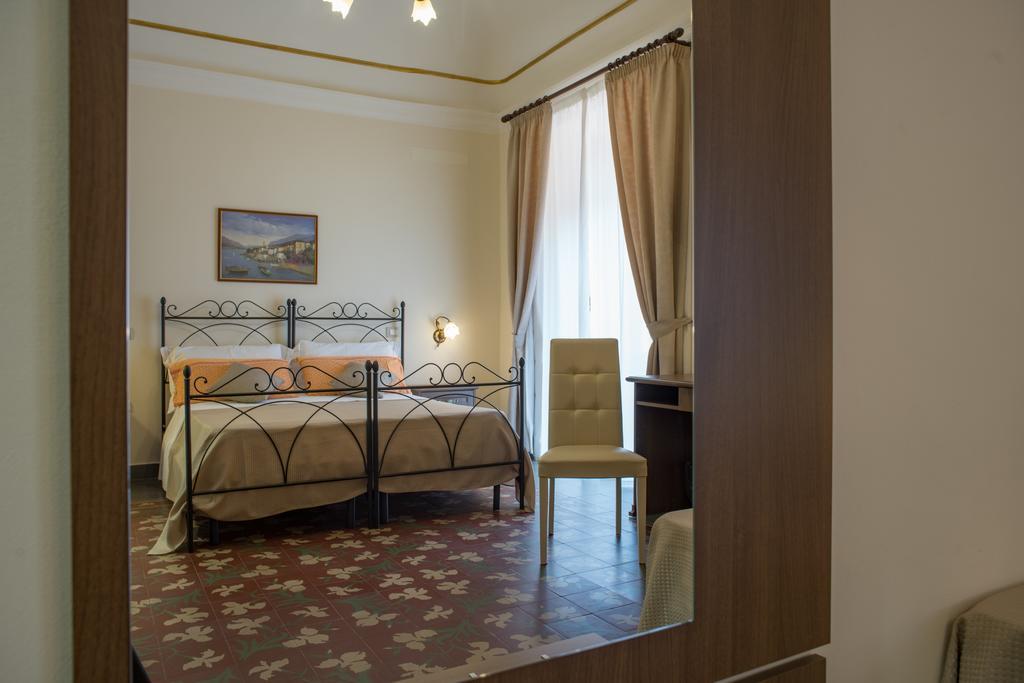 B&B Palazzo Tornabene Catania Kültér fotó